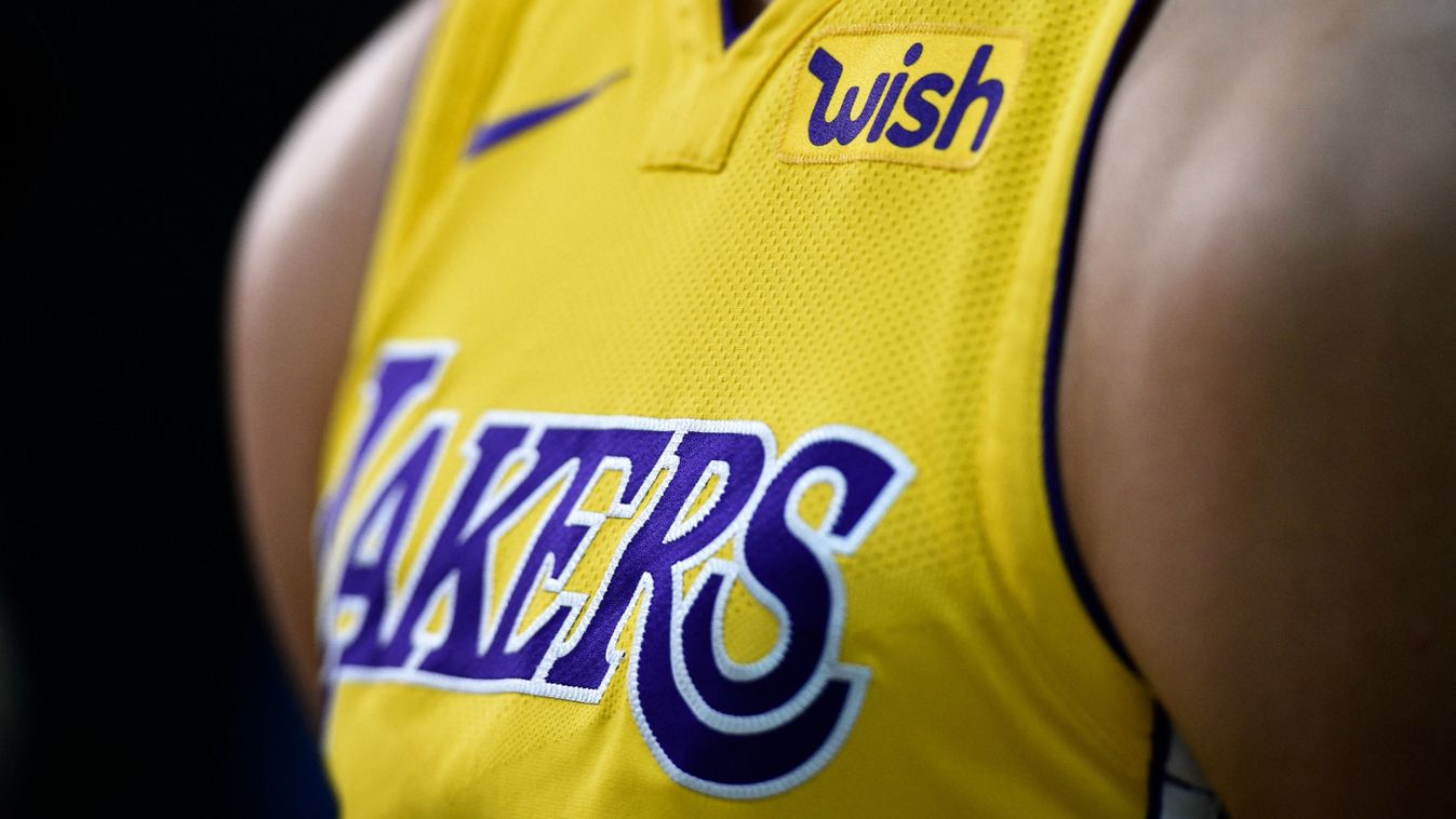 Rekordösszegért adják el a Los Angeles Lakerst