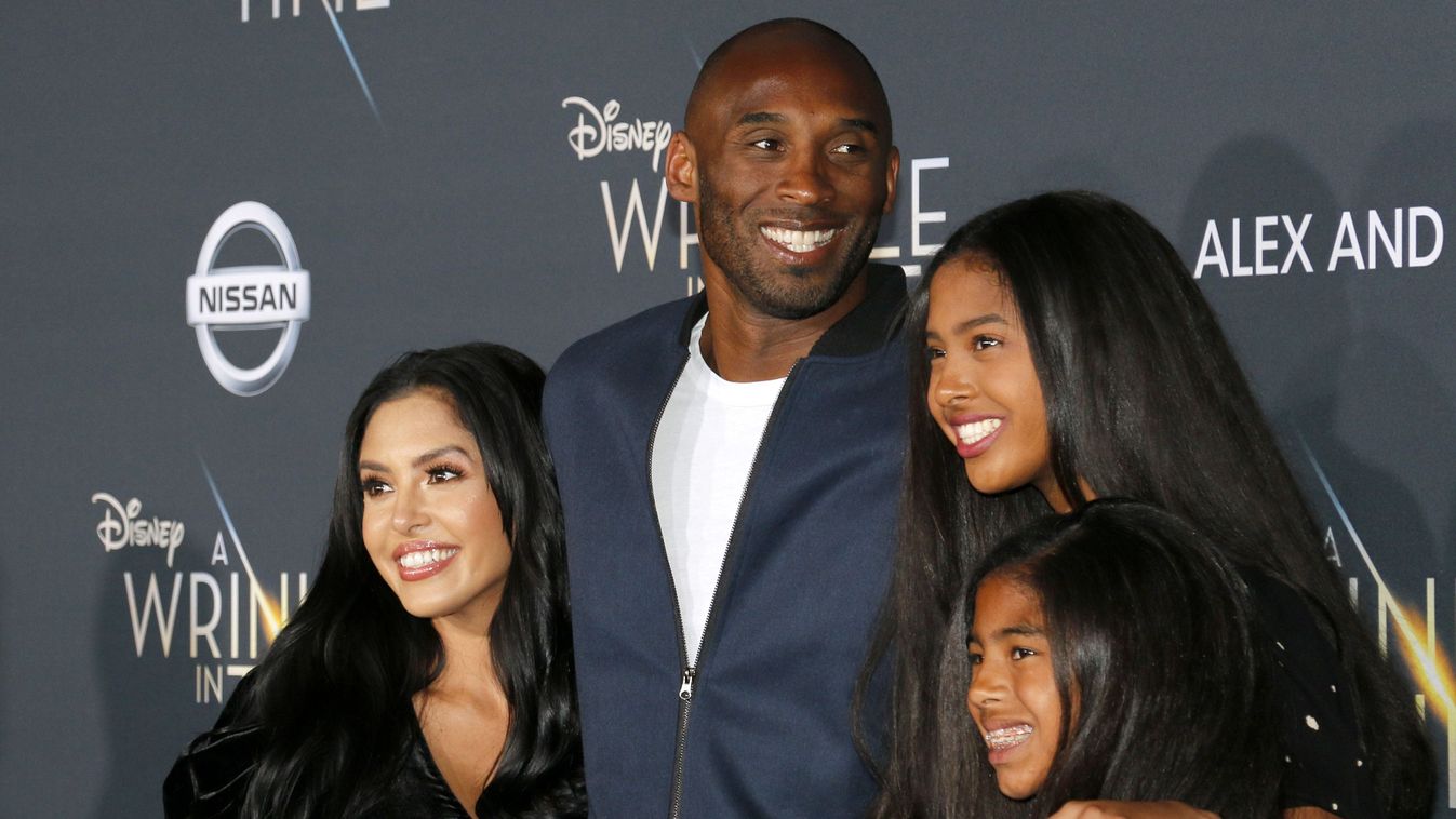 Csaknem 83 millió forintért kelt el Kobe Bryant sportcipője