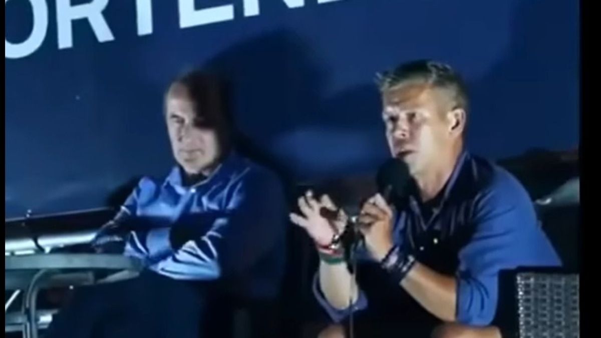 Eltorzul az arca, robothangon ordibál, gyilkos szikrákat szór a szeme (VIDEÓ)