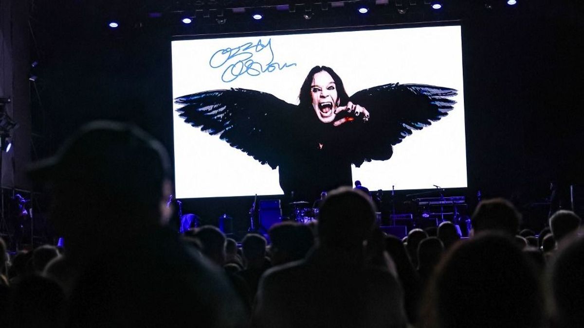 Újabb álhír terjed: ukrán csalók pénzt gyűjtöttek Ozzy Osbourne temetésére