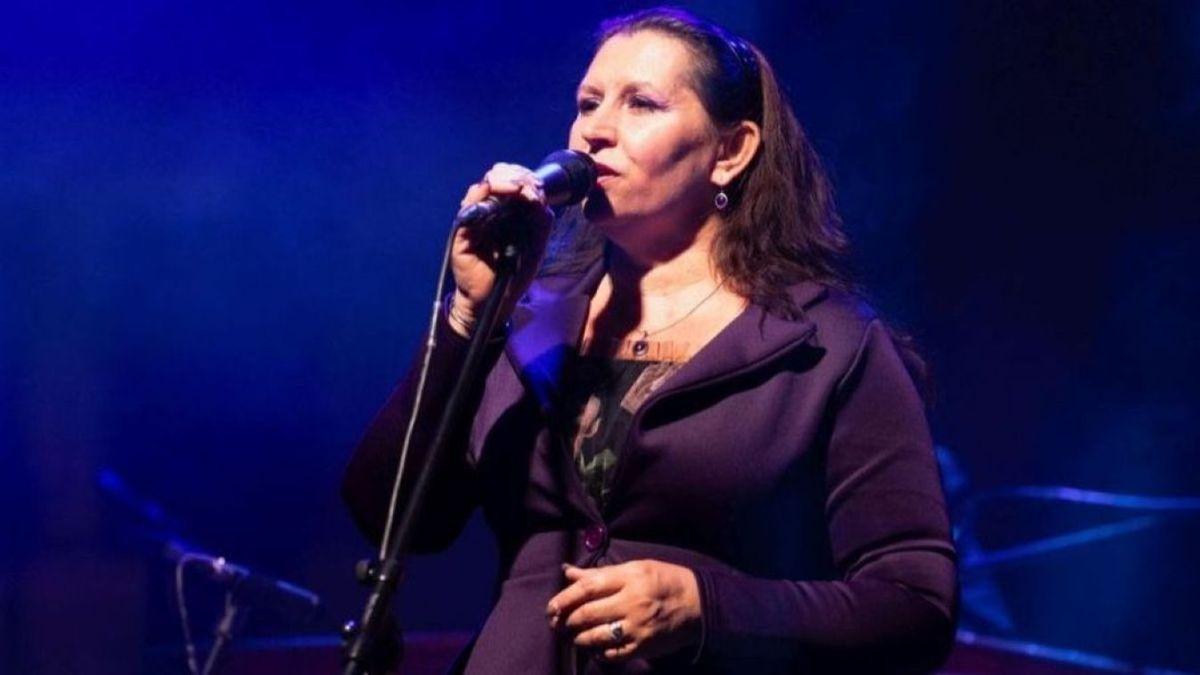 Teljes vállszélességgel állok Majorosi Marianna mellett