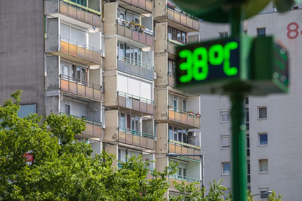 Hőség kánikula forróság 38 fok panel Rákoskeresztúr Budapest 20250721
fotó: Németh András Péter NAP