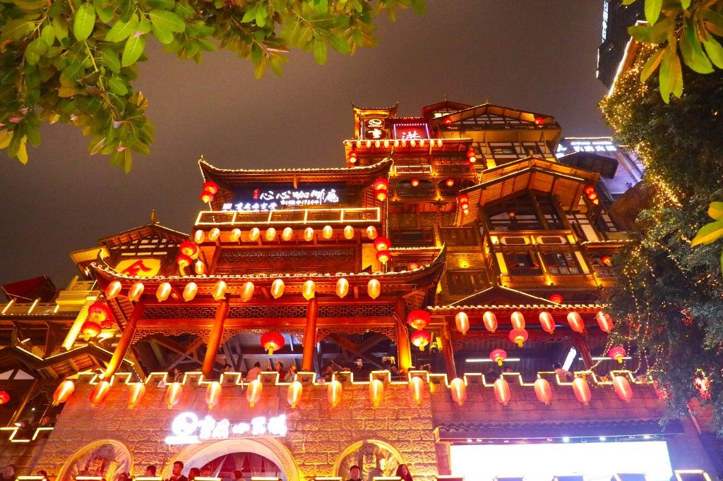 Hongya Cave Tour in Chongqing