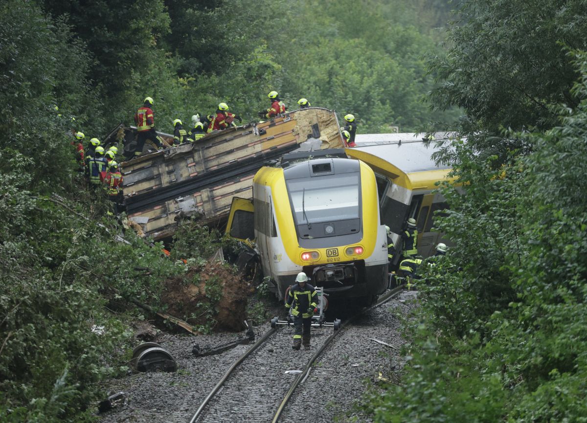 Passenger train derails in Upper Swabia