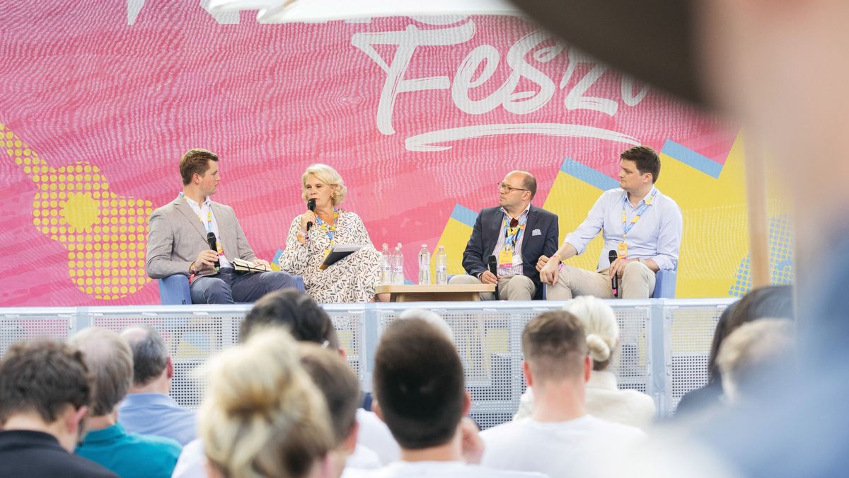 Áll a bál a németeknél: egy politikusuk olyat tett, ami arrafelé szigorúan tilos