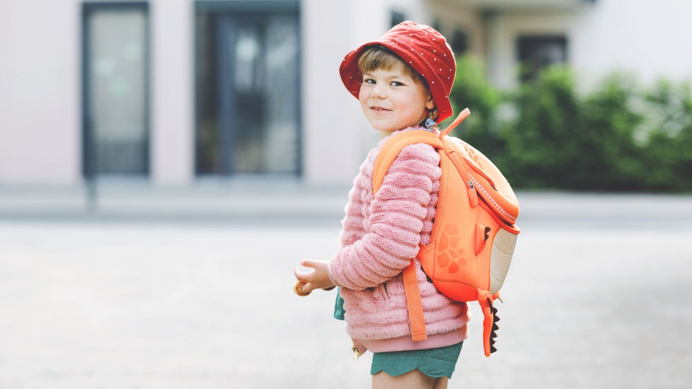 Cute,Little,Preschool,Girl,Going,To,Playschool.,Healthy,Toddler,Child, magyar vöröskereszt