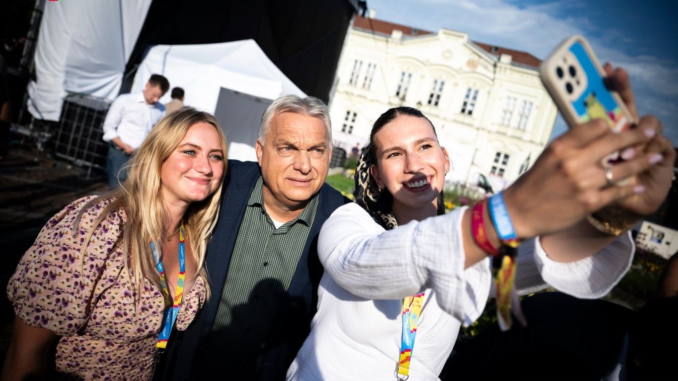 Orbán Viktor, fiatalok, MCC