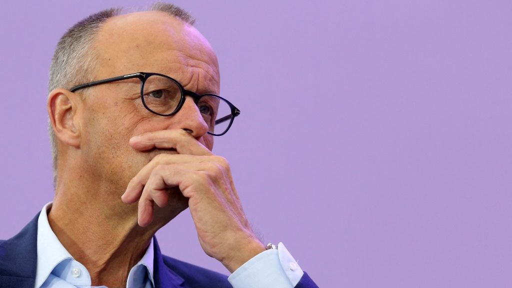 Friedrich Merz német kancellár aggódhat a német gazdaság helyzete miatt/ Adam BERRY / AFP