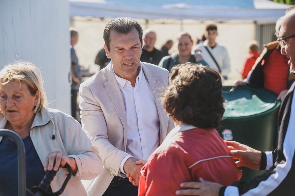A Mandiner úgy értesült, Szaniszló Sándor DK-s polgármester bosszúból hívhatta vissza Pestszentlőrincen az egyik fideszes felügyelőbizottsági tagot