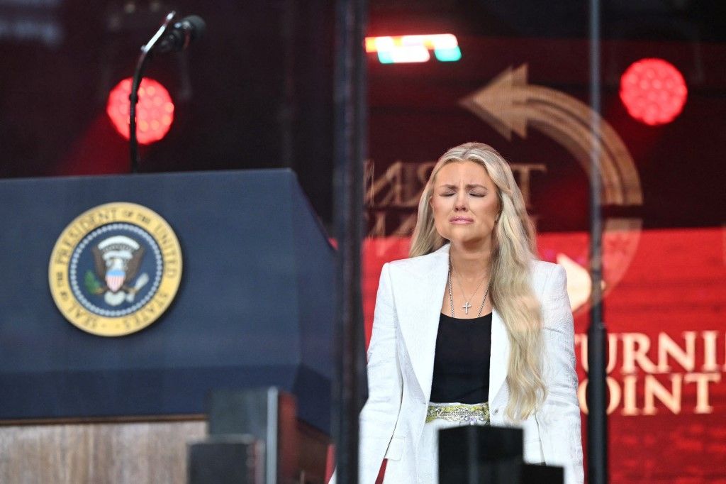 Erika Kirk a beszéde előtt/Mandel NGAN / AFP
