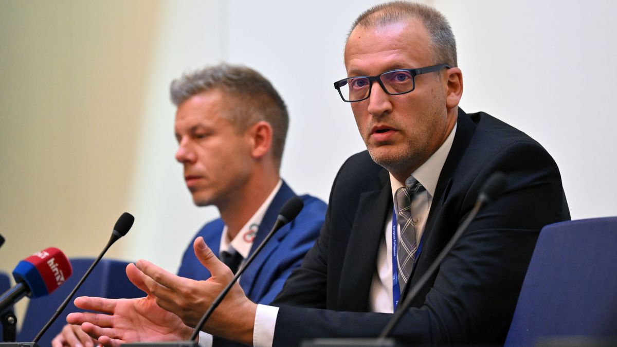 Az őszödi beszéd után most a TISZA Párt alelnöke értekezett arról, hogy a kampányban nem fedheti fel szakpolitikájuk részleteit