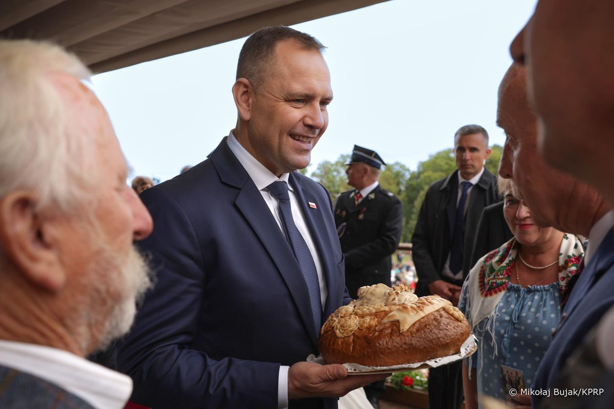 „Azt gondolom, hogy Karol Nawrocki győzelmével és hivatalba lépésével erősödik a régió, és ezáltal Magyarország lehetőségei is tovább bővülnek” – hangsúlyozta Rosonczy-Kovács Mihály.