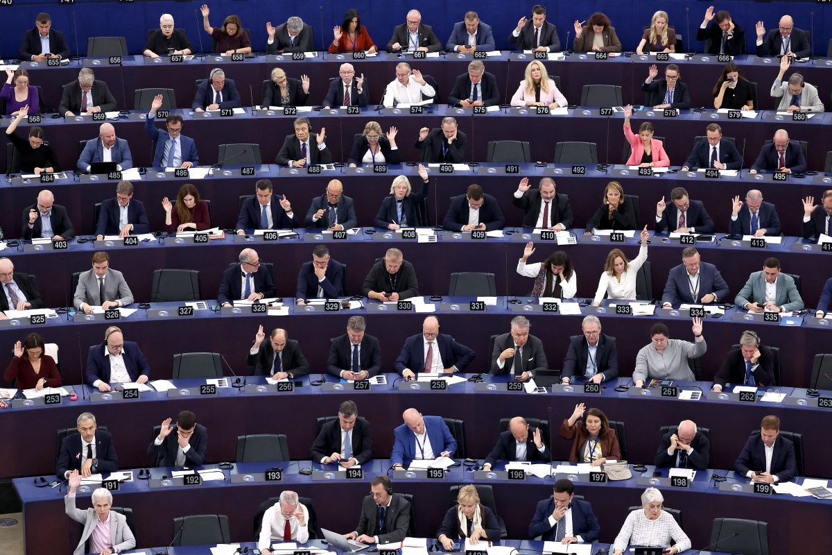 Az Európai Parlament képviselői döntöttek Ursula von der Leyen sorsáról