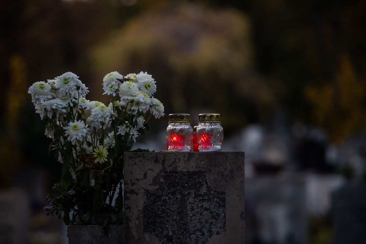 Mindenszentek, halottak napja – november első napjaiban a halottainkra emlékezünk. Fotó: Balogh Zoltán MTI/MTVA