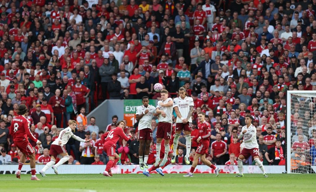 Szoboszlai szabadrúgásgólja lett augusztus hónap legszebb találata a Premier League-ben