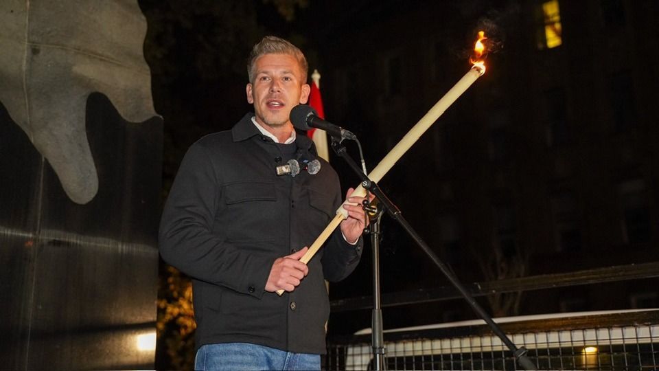 Tisza Párt: Magyar Péter egykori követője tálalt ki a mozgalom belső viszonyairól