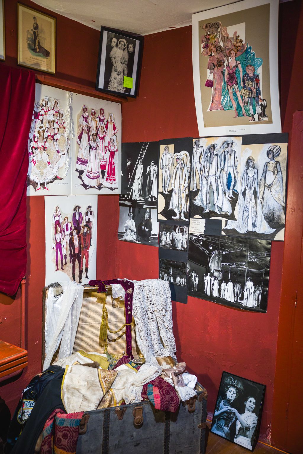 Jánoskúti Márta a Nemzet Művésze címmel kitüntetett, Kossuth- és Jászai Mari-díjas magyar jelmeztervező kiállítása a mohorai Tolnay Klári emlékházban
20250915 Mohora
fotó: Németh András Péter NAP