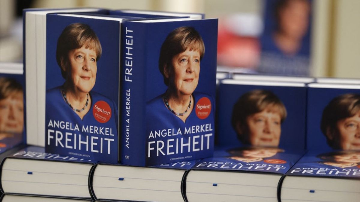 Merkel könyve testközelből