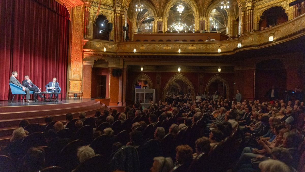 Marcin Tulicki filmje felkavarta a lengyel közéletet. A Taking Over után a sajtóban is új frontvonalak nyíltak Donald Tusk megítéléséről.