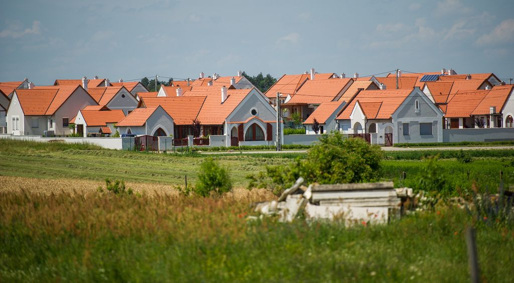 Devecser lakópark
Vörösiszap katasztrófa után - kármentő kármentö alap finanszirozásában elkészülö beruházások
2013.07.04. fotó: Németh And