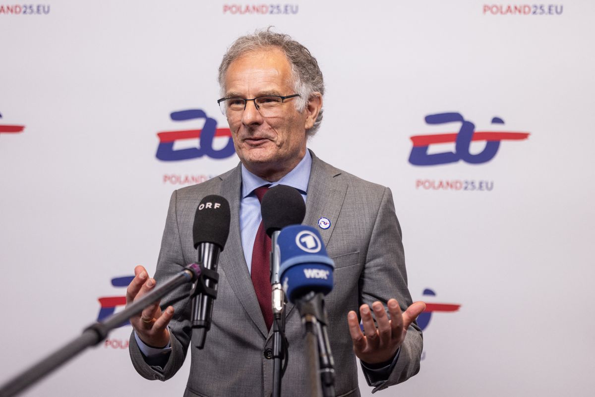 Markus Marterbauer osztrák pénzügyminiszter kijelentette, hogy az orosz vagyonból nem lehet fegyvereket vásárolni az uniós terv keretében.