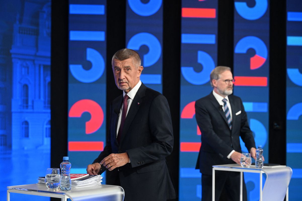 A csehországi választási részvételt a változás iránti vágy mozgatja. Babiš és Fiala már leadta voksát, a voksolás kimenetele egyelőre nyitott maradt.