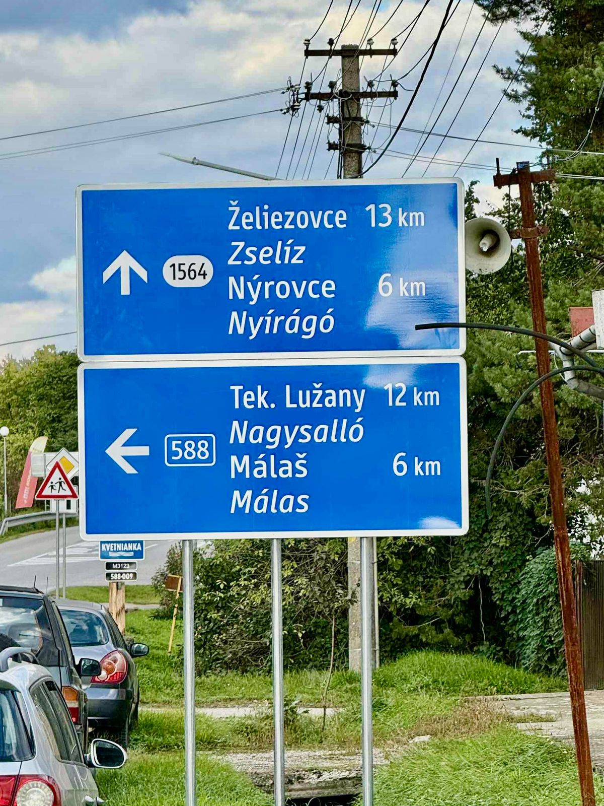 Szlovákiában botrányt kavartak a magyar feliratok, de a kétnyelvű táblák ügye eldőlt: a hivatalvezető haragja hiába, a jog világos.