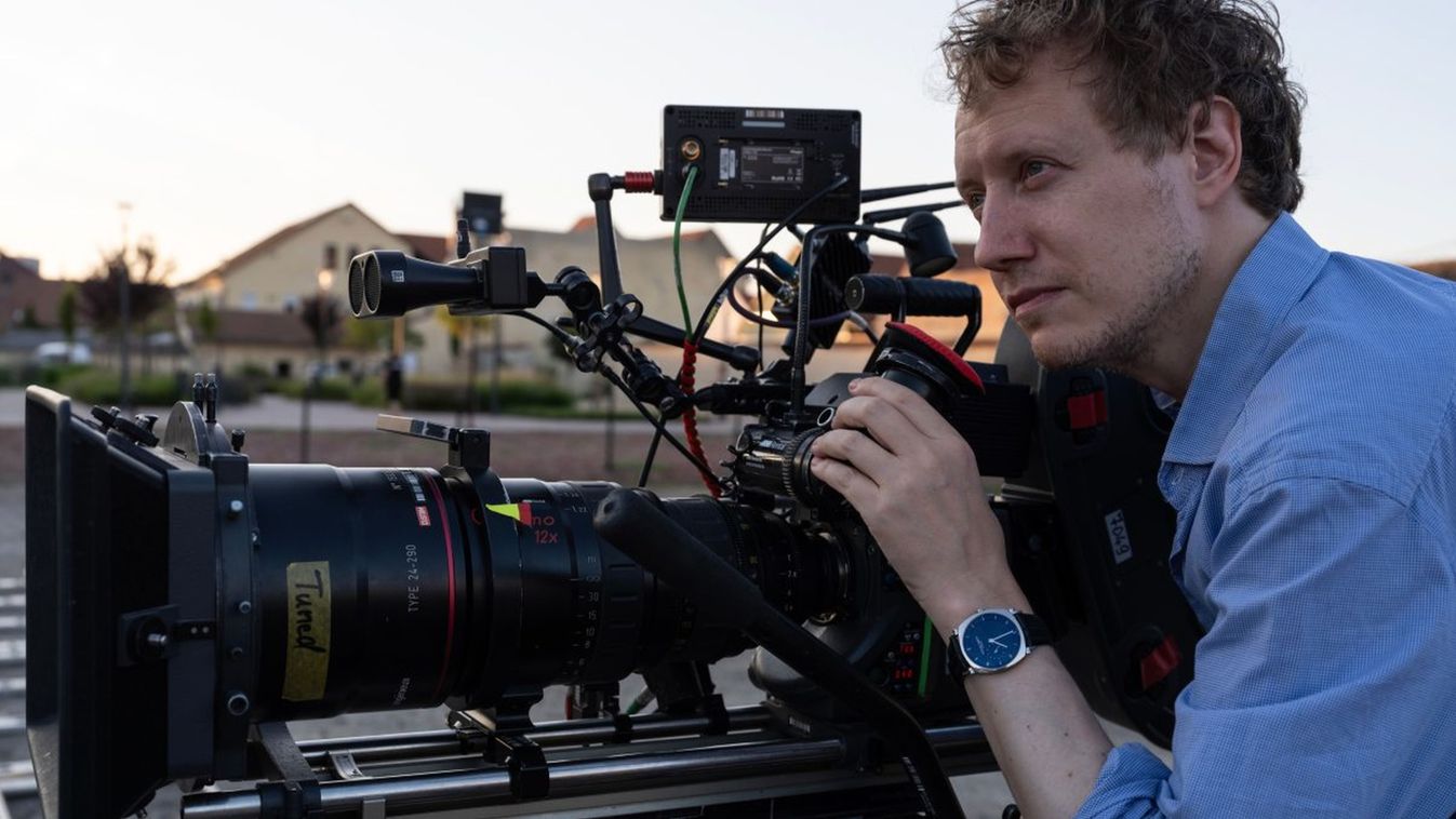 Megalkuvás a kilátástalanságban