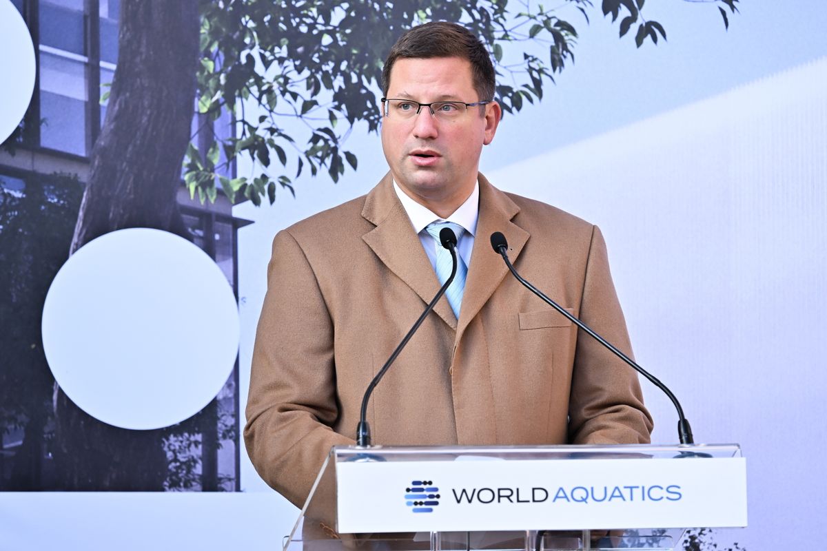 Gulyás Gergely a World Aquatics (WA) székháza alapkövének letételén Budapesten