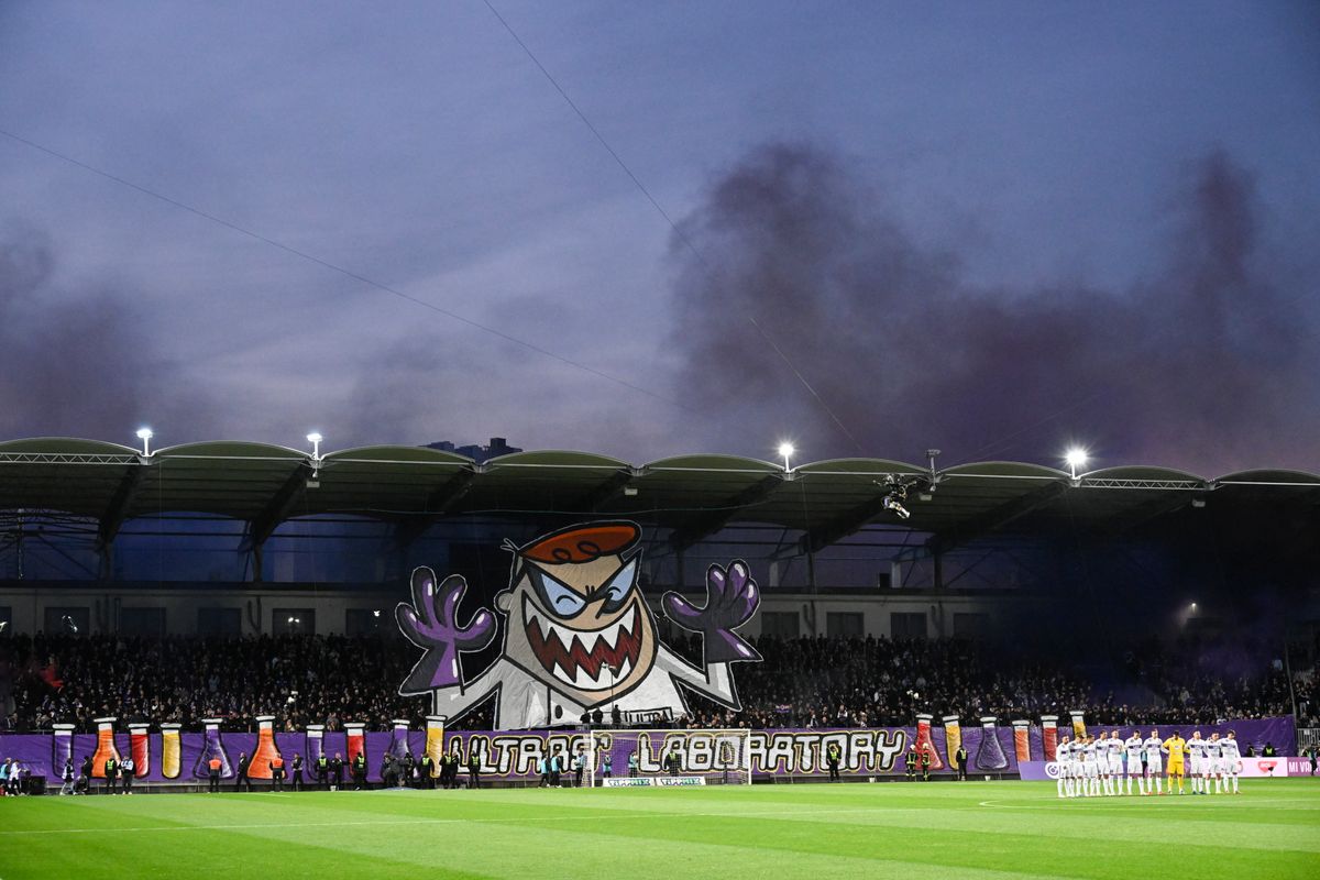 Újpesti szurkolók a derbin