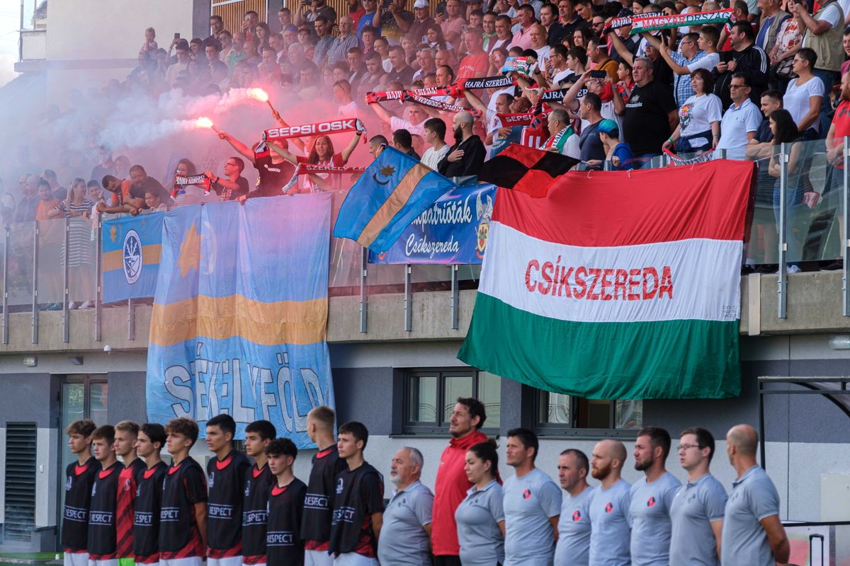 Románia, magyar zászló, székely zászló, Csíkszereda