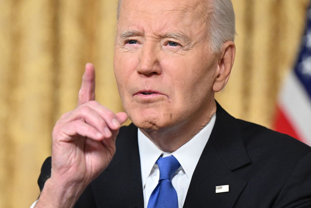 Újabb botrány: kiszivárgott dokumentum mutatja, hogy Biden emberei személyesen engedélyezték a Trump elleni FBI-akciót.