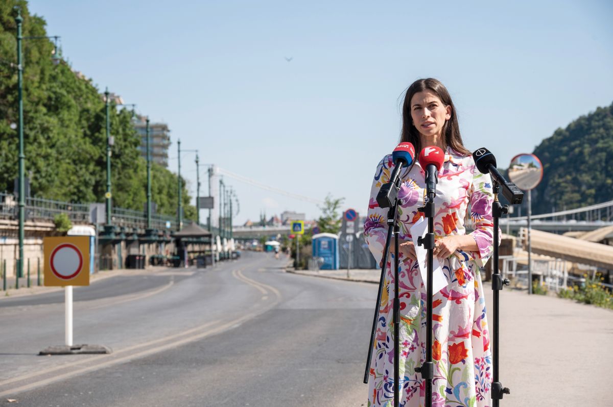 SZENTKIRÁLYI Alexandra