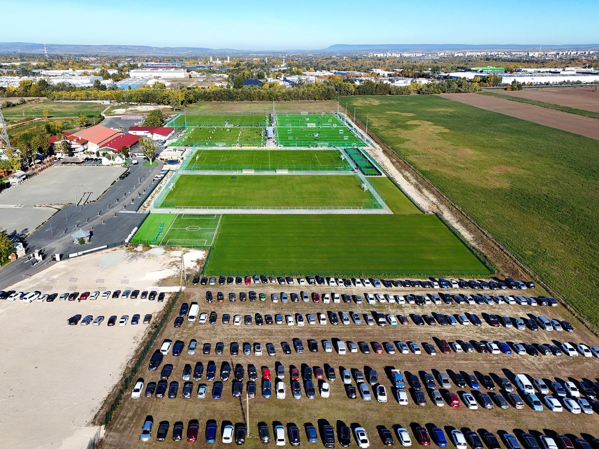 Főnix Gold FC, Szoboszlai