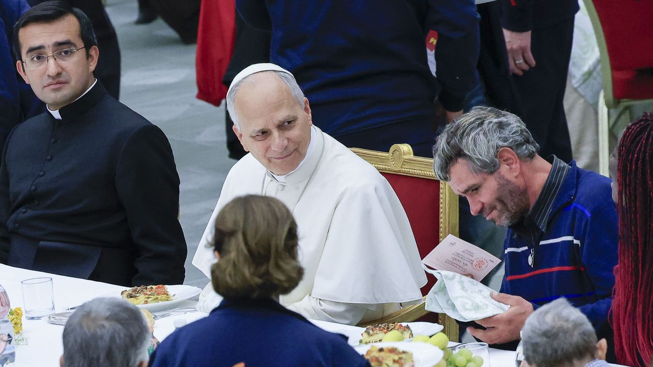 Nélkülözőkkel ebédelt a pápa a szegények világnapján