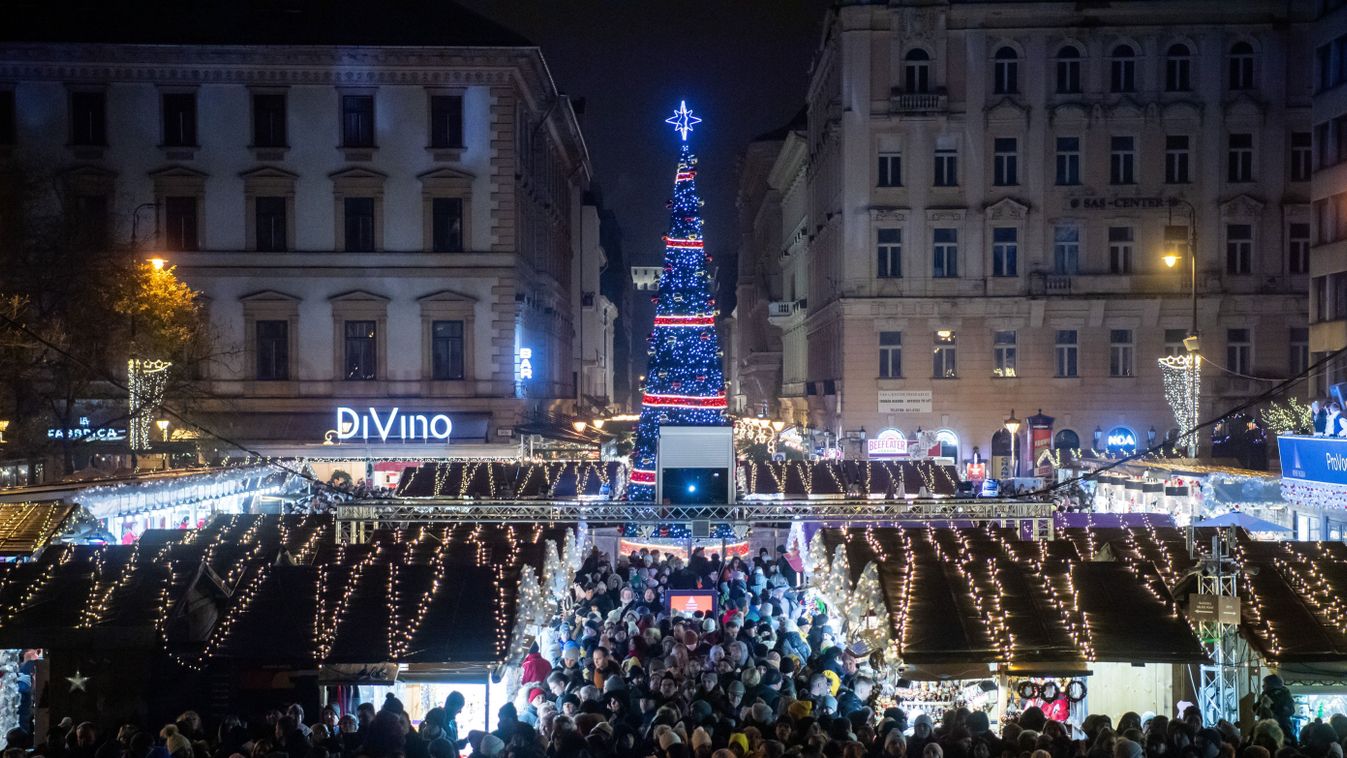 Az Advent Bazilika jubileumi fényfestéssel, a Vörösmarty téri karácsonyi vásár új fényinstallációkkal várja a közönséget