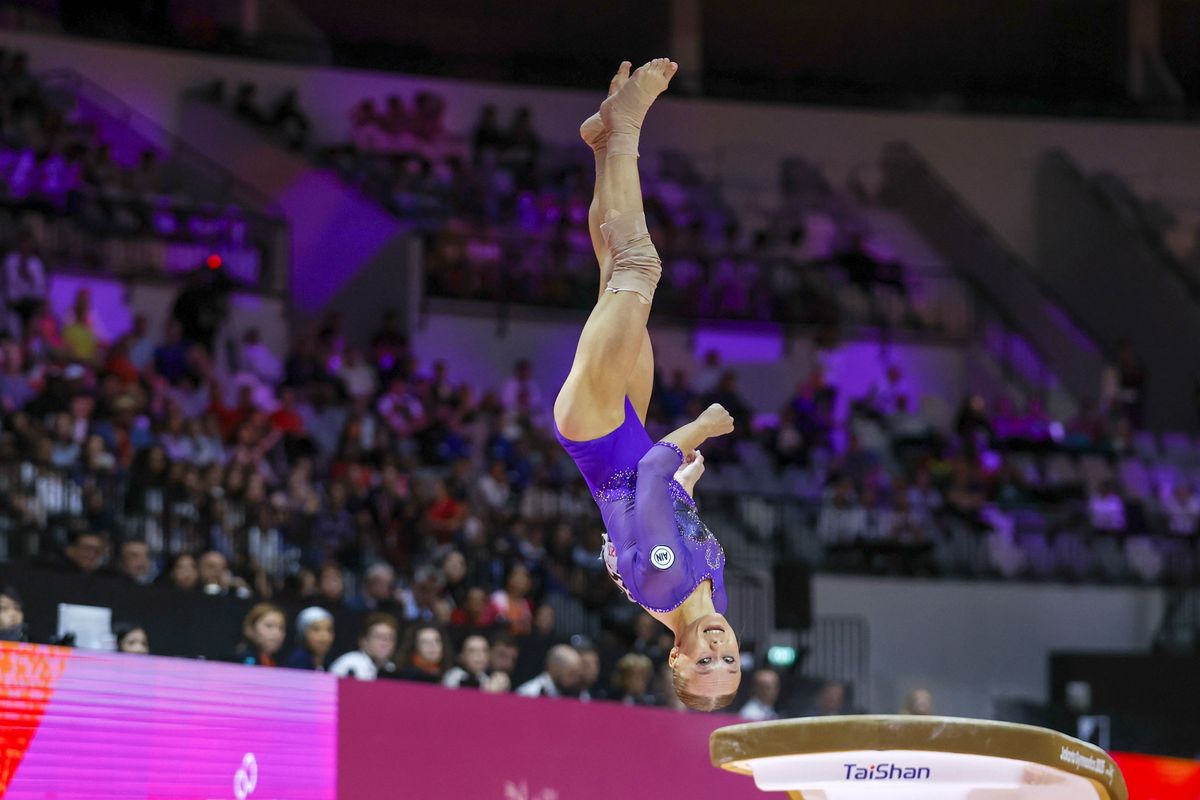 MELNYIKOVA, Angelina orosz torna