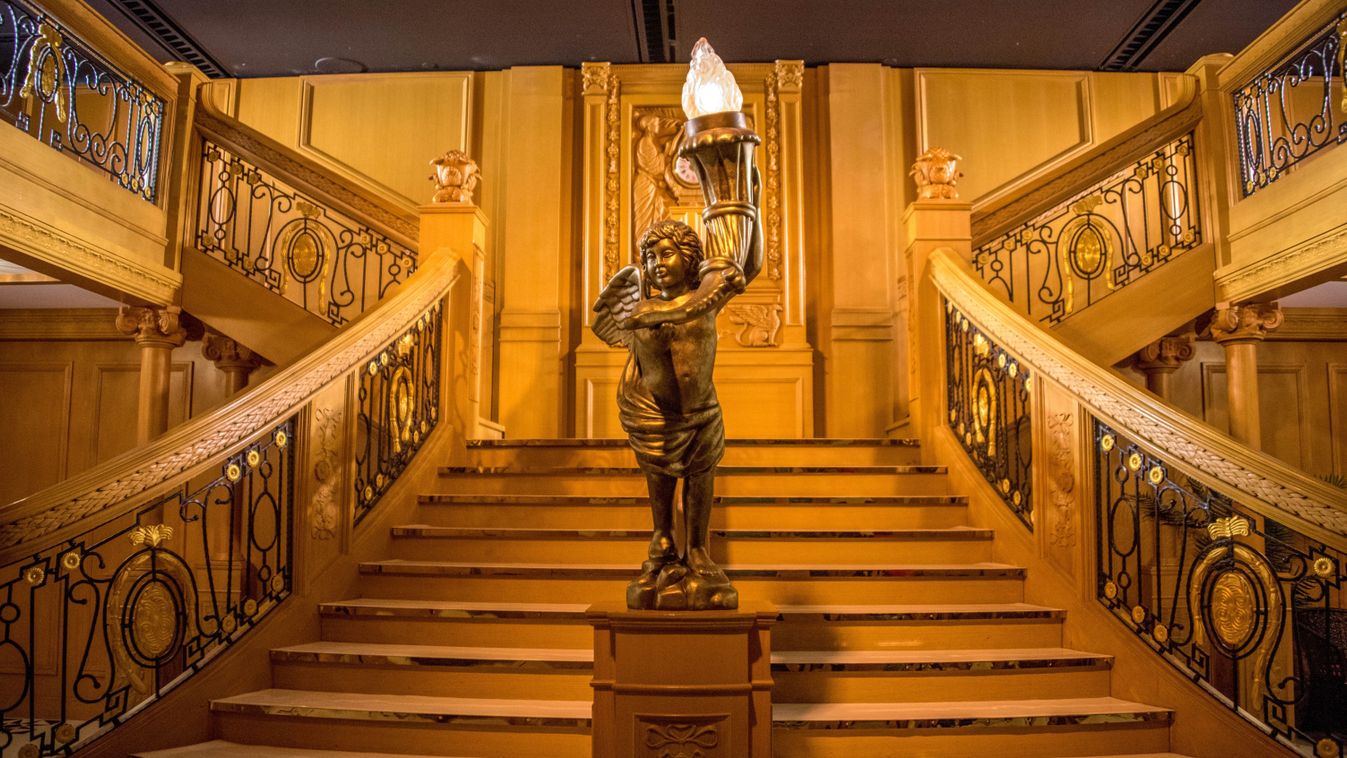 Rekordáron kelt el a Titanicon hullámsírba merült házaspár arany zsebórája