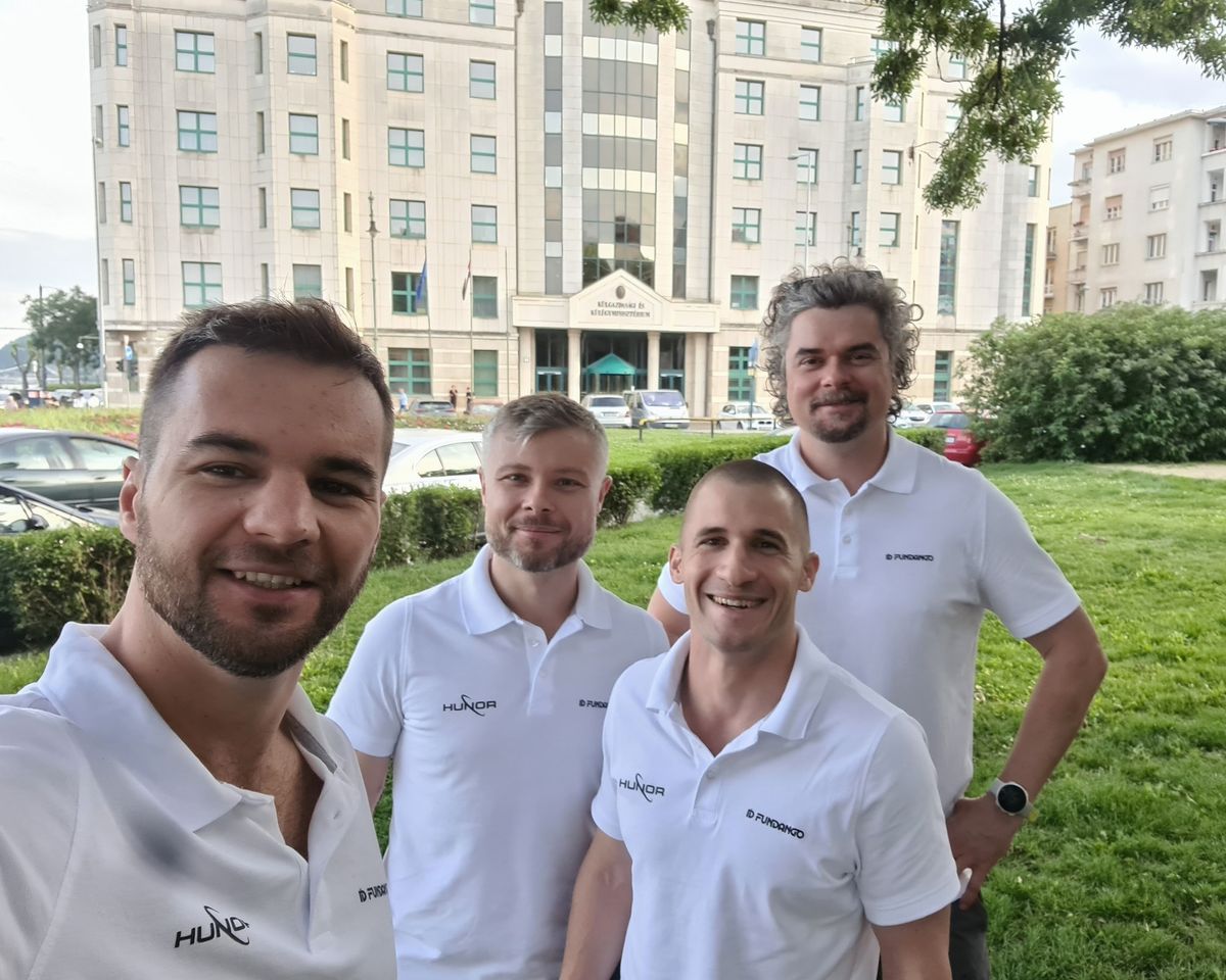 A kiválasztás előtti órák. Addigra a jelöltek már túl voltak megannyi egészségügyi vizsgálaton és megmérettésen.