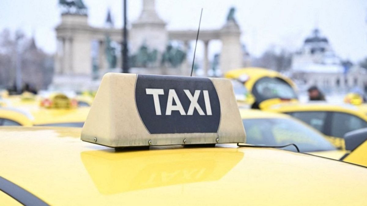 Budapesten egy taxis leütött egy nőt a Bazilika előtt