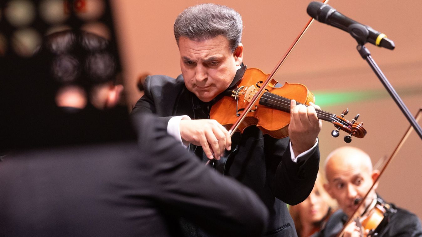 Óriási sikerrel zárult Mága Zoltán nagyszabású amerikai turnéja