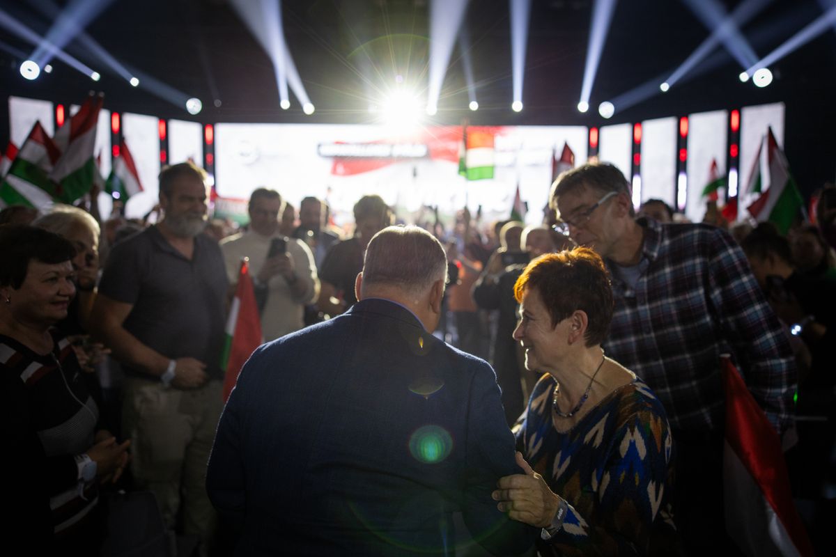 Háborúellenes gyűlést akkor kell tartani, ha veszély van. Jelentem, Európában háborús veszély van. Európa a háború küszöbén áll” – emelte ki a kormányfő.