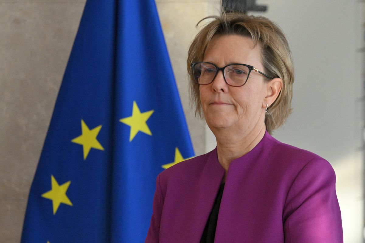 Maria Luís Albuquerque pénzügyi szolgáltatásokért felelős uniós biztos – Most éppen szép szavakkal akarja nyugdíj-ügyben kiénekelni a tagállamok szájából a sajtot