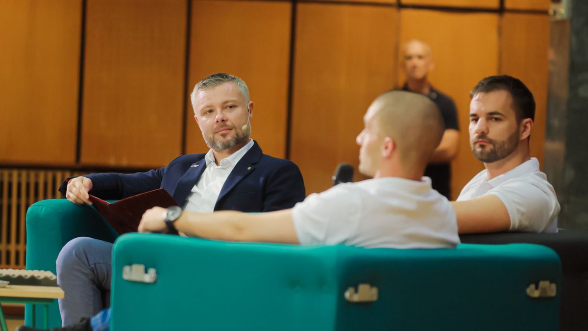 Szeptember 8-án a PTE-re látogatott Kapu Tibor, a HUNOR-program kutatóűrhajósa, aki 18 napot töltött a Nemzetközi Űrállomáson!