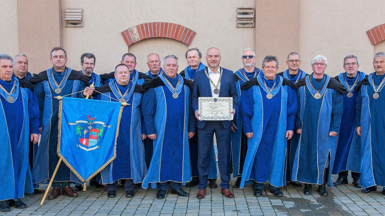 Pálinkával ünnepeltek