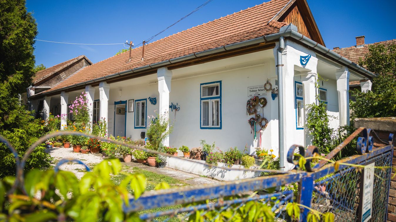 Babacipővel kezdődött a mohorai kultúrmisszió