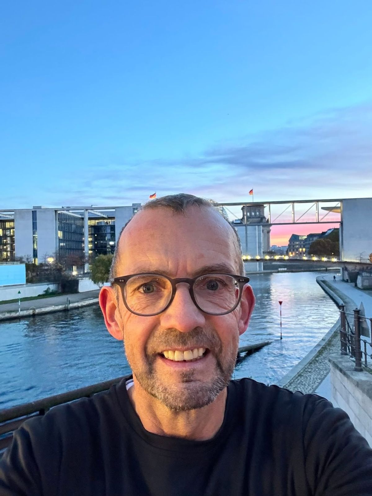 Orbán Viktort ostorozta Thomas Röwekamp az európai orosz fenyegetés miatt, de rövid időn belül ő maga is elismerte, hogy a NATO nincs valódi veszélyben.