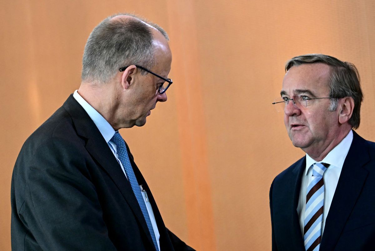 Friedrich Merz és Boris Pistorius – A hadügyminiszter korábban több legyet is talált a német sorkatonaság levesében