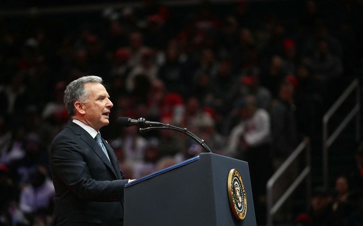 Trump támogatásáról biztosította Steve Witkoff közvetítői szerepét. A kiszivárgott hívások nem akasztják meg a békefolyamatot, sőt erősítik a tárgyalási lendületet.