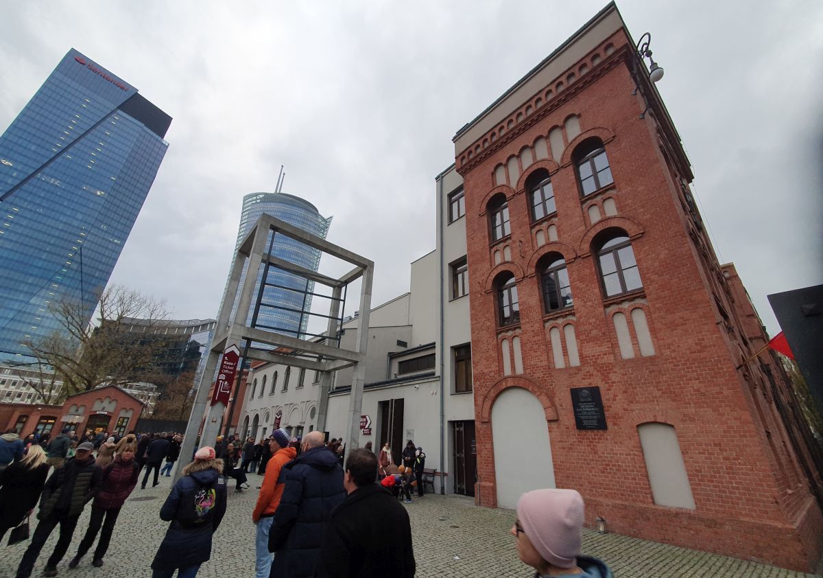 A Varsói Felkelés Múzeuma – Az egykori villamoshálózati erőmű tökéletes otthont nyújt az intézménynek